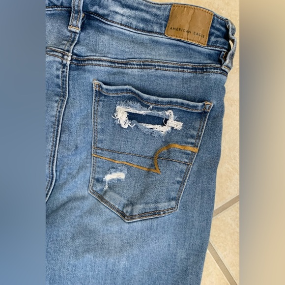 AEO AMERICAN EAGLE OUTFITTERS DISTRESS RIP jeans women’s size 8 - Picture 6 of 17